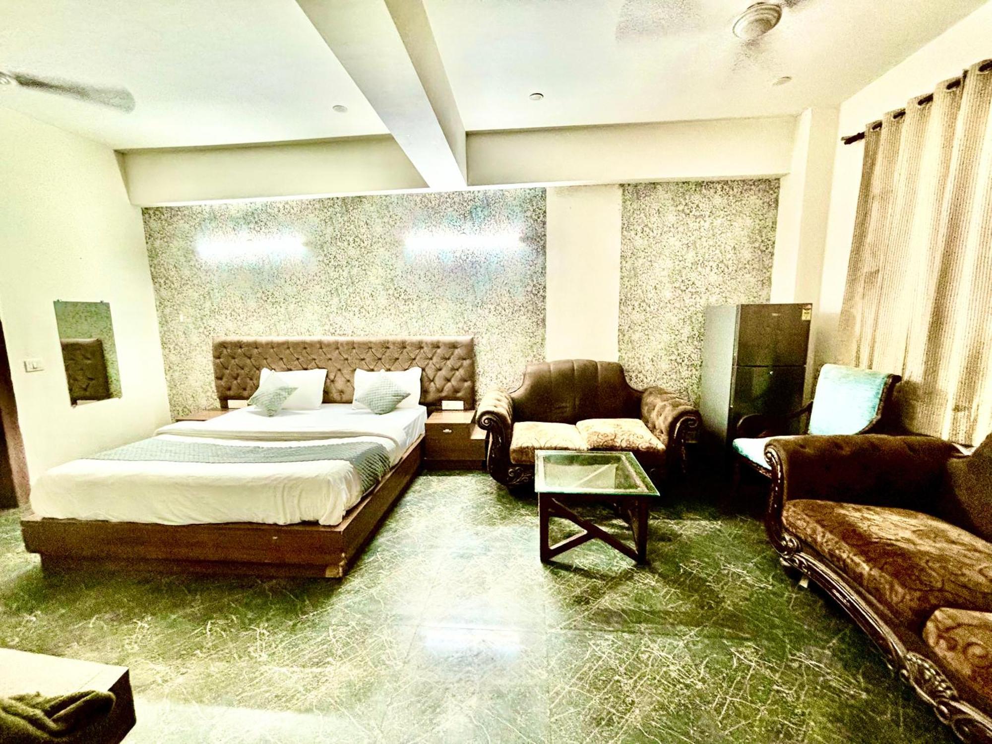 Hotel Pushpanjali New Delhi Eksteriør billede