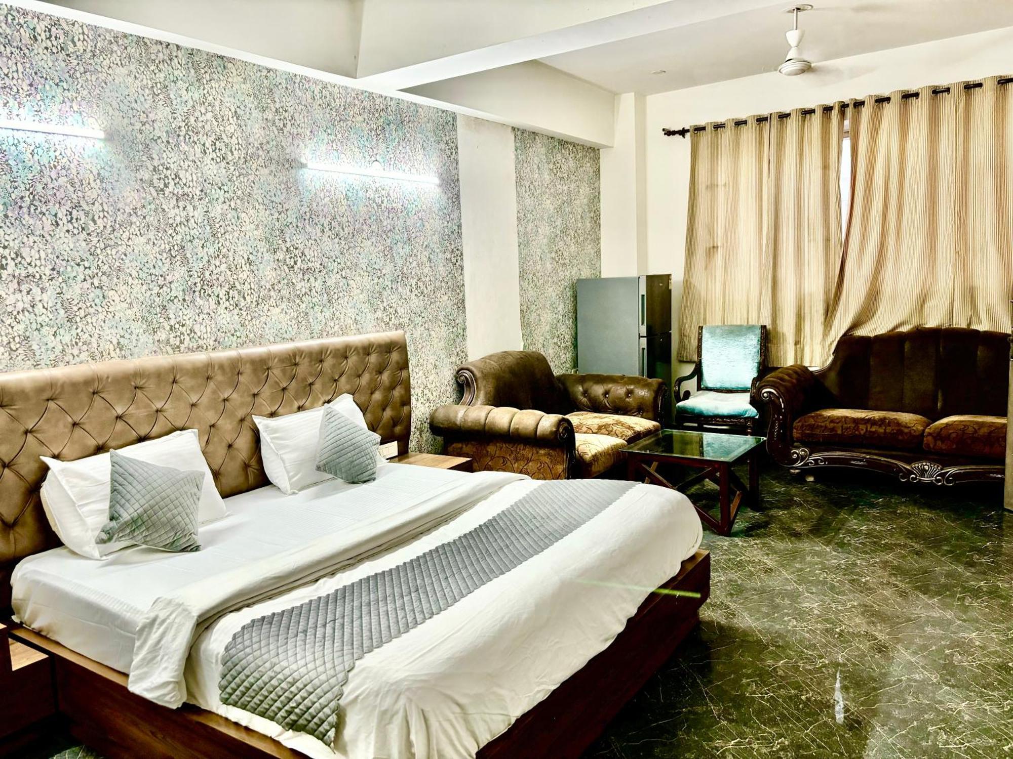Hotel Pushpanjali New Delhi Eksteriør billede